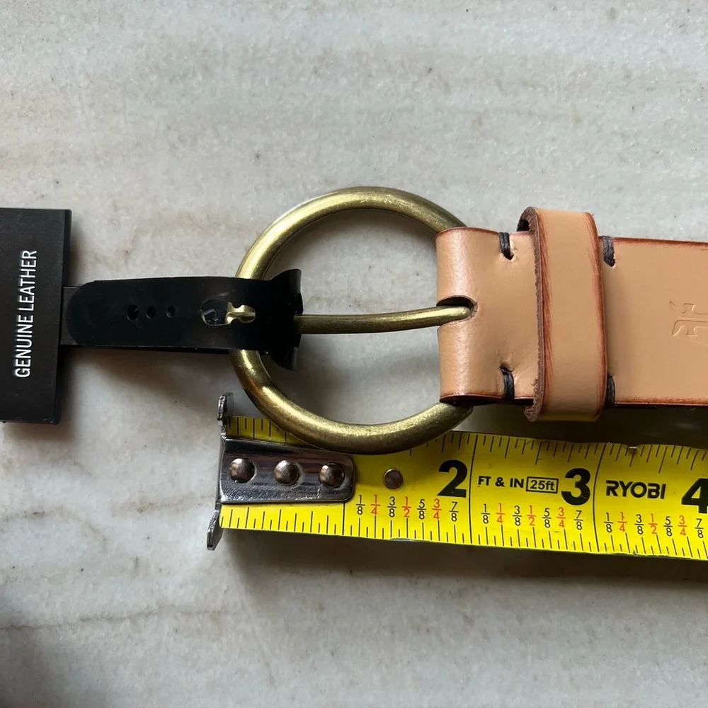 Frye Woman’s Tan Leather Belt with Bronze Ring Buckle Authentic 100 leather Sz L